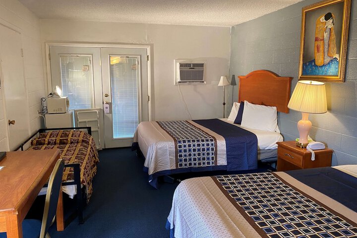 Room 7 of 38