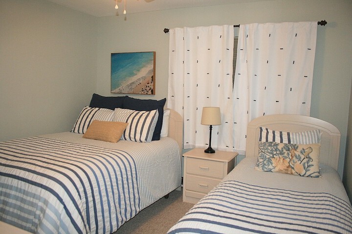 Room 17 of 40