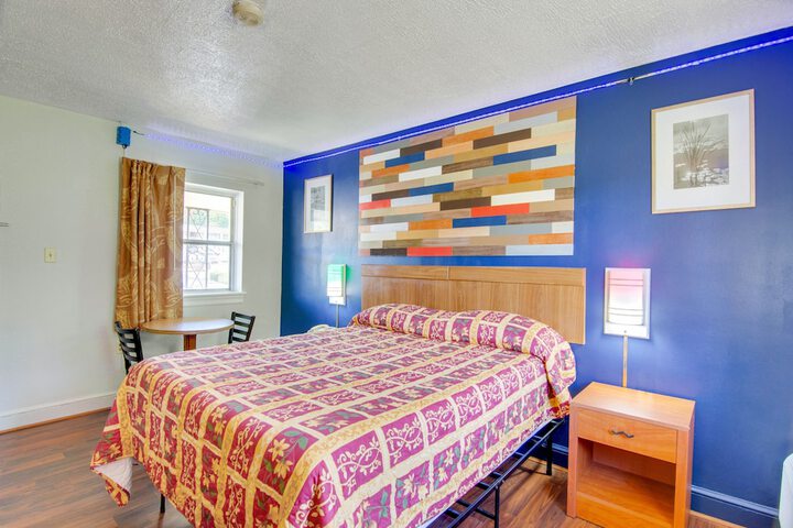 Room 18 of 29