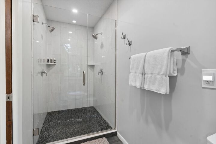 Rum River Resort In-home Pool & Sauna
