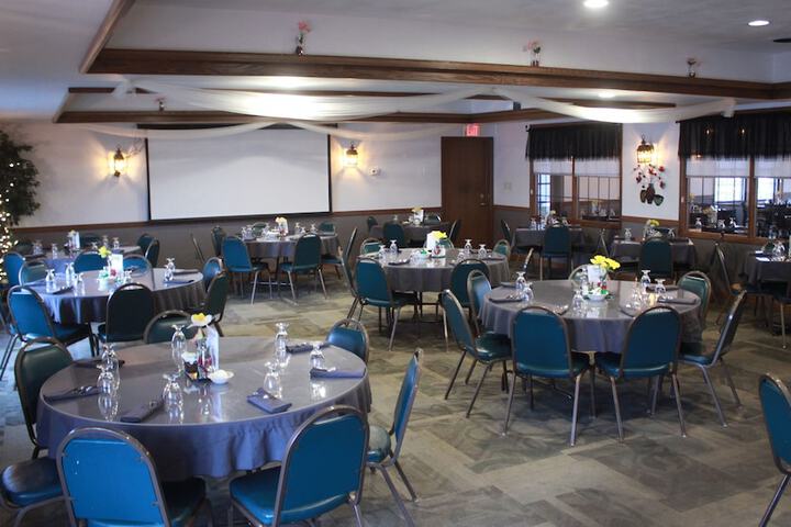 Ballroom/Hall 30 of 34