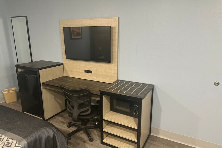 Room 15 of 37