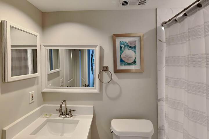 Room 32 of 41