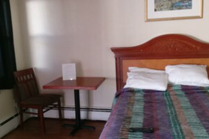 Town Line Motel