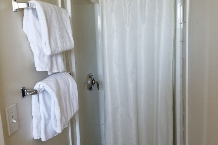 Room 11 of 27