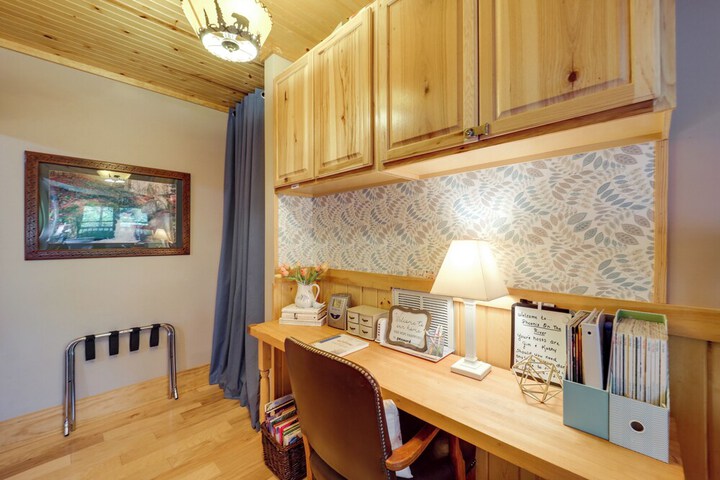 West Jefferson Vacation Rental Near River