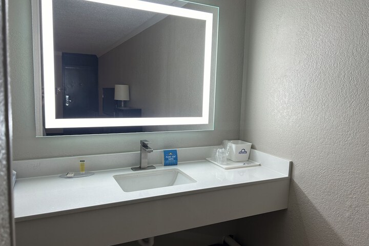 Days Inn by Wyndham Hinesville Near Fort Stewart
