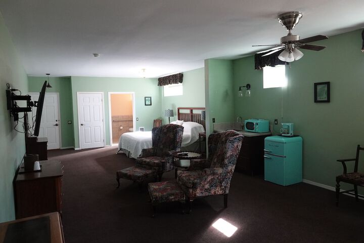 Room 9 of 14
