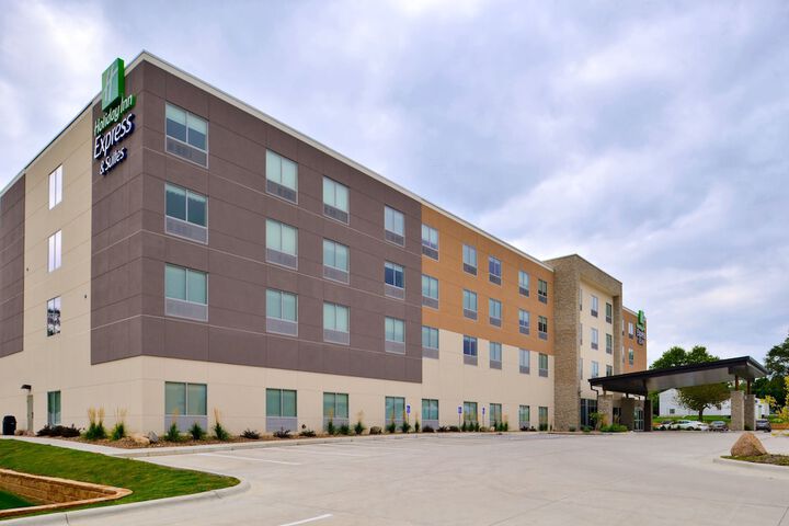 Hotel 4 of 63