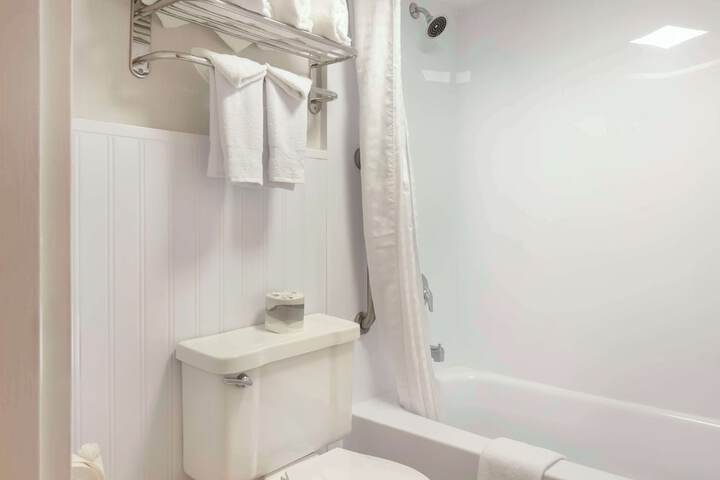 Best Western Mill River Manor