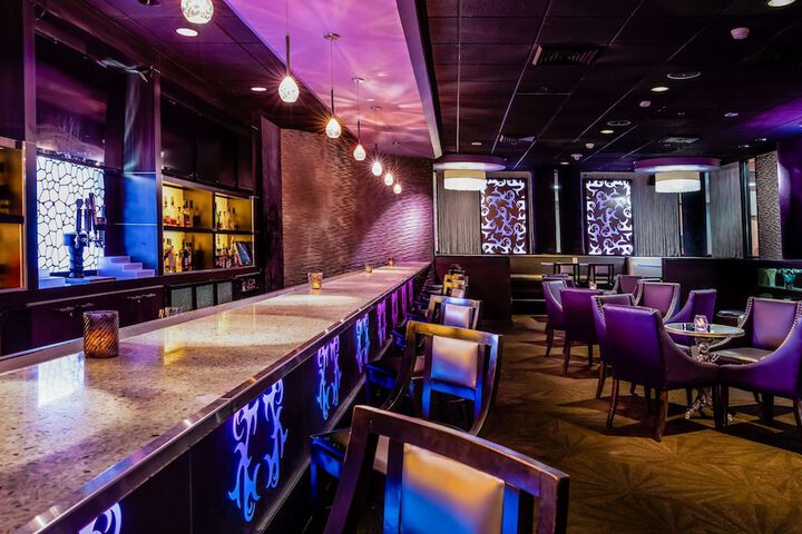 Lounge 127 of 131