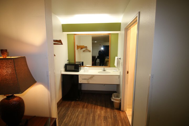 Room 12 of 24