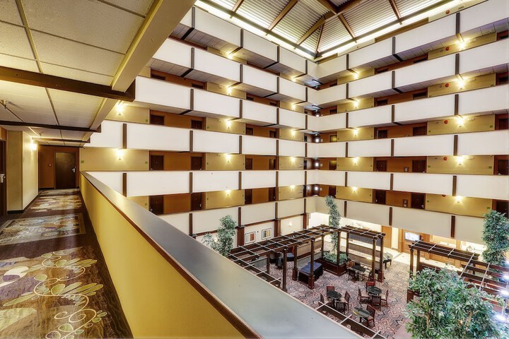 Clarion Hotel Convention Center