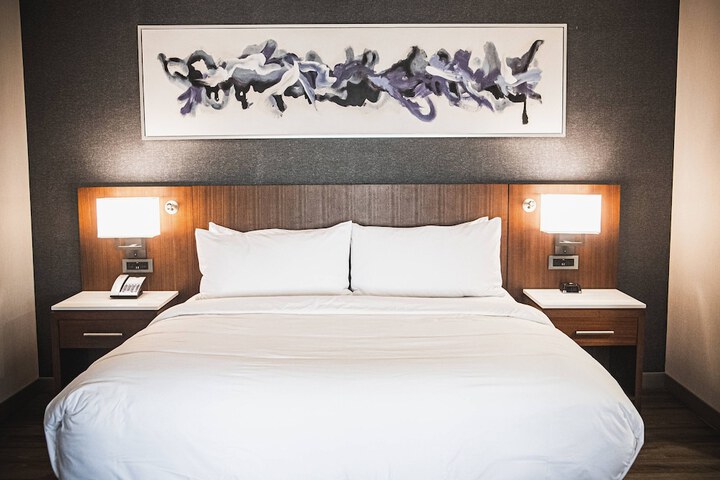 Delta Hotels by Marriott Cincinnati Sharonville