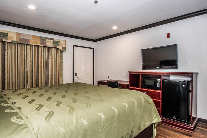 Room 13 of 17