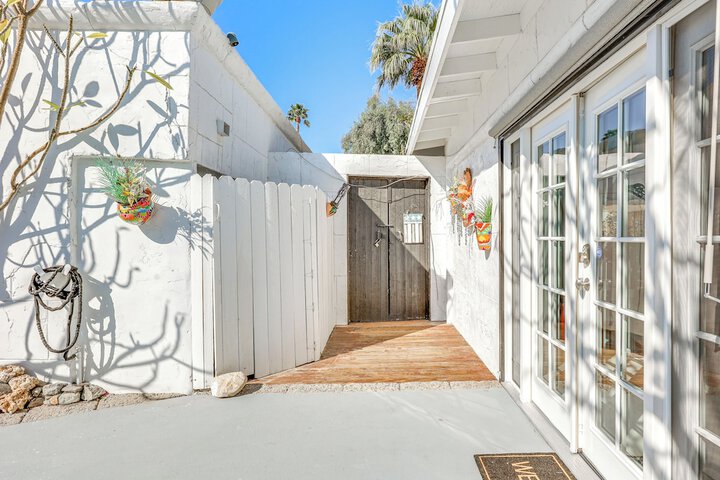 Golf Shop & Hike: Sleek Rancho Mirage Studio