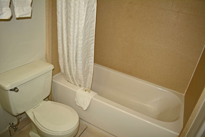 Room 25 of 53