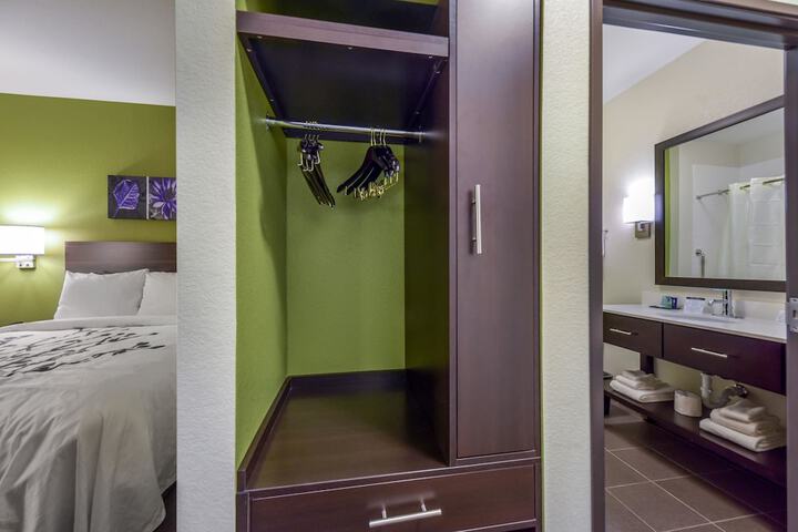 Room 39 of 47