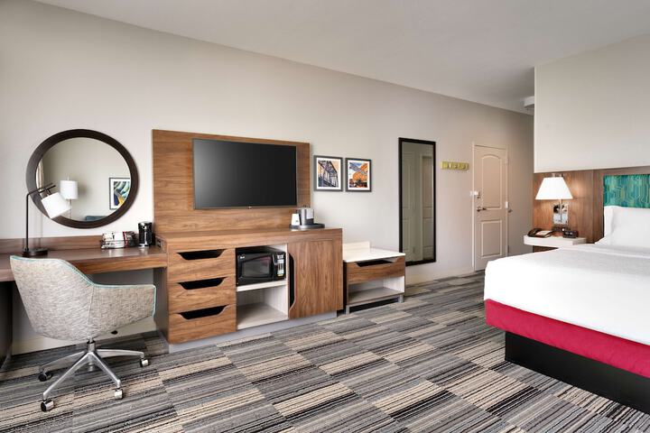 Room 8 of 37