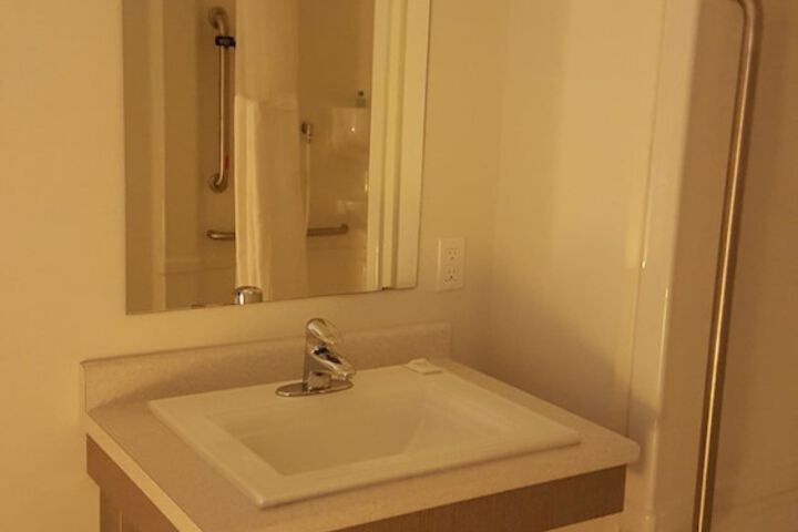 Room 4 of 34