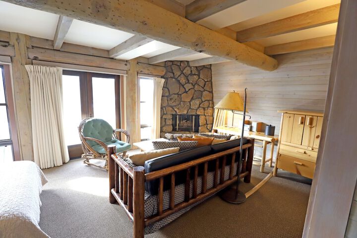 Sun Mountain Lodge