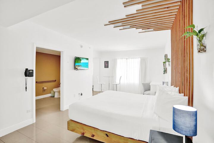 Room 42 of 167