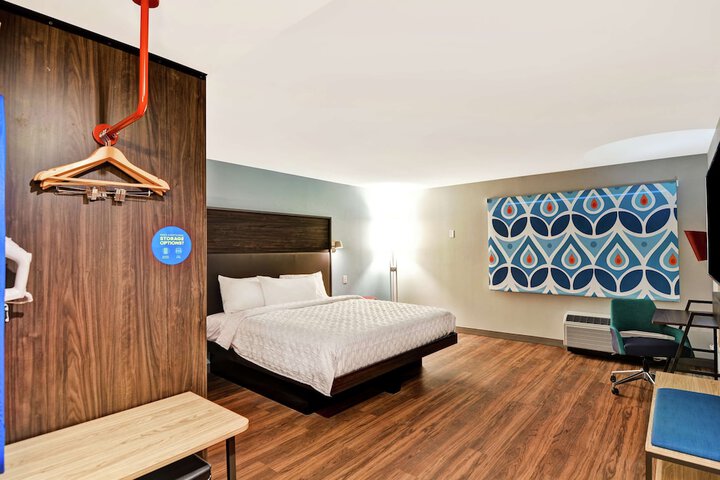 Room 18 of 48