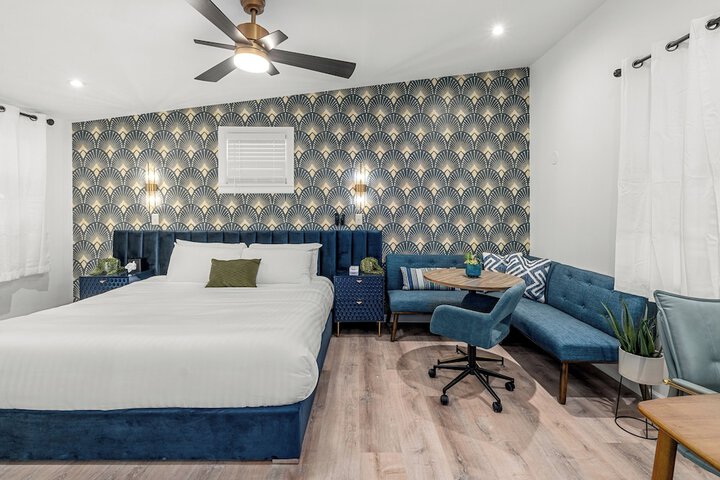 Room 55 of 181