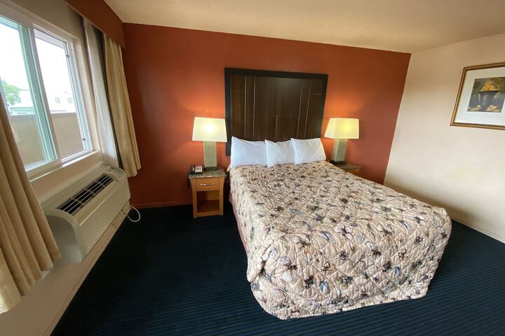 Pacific Inn