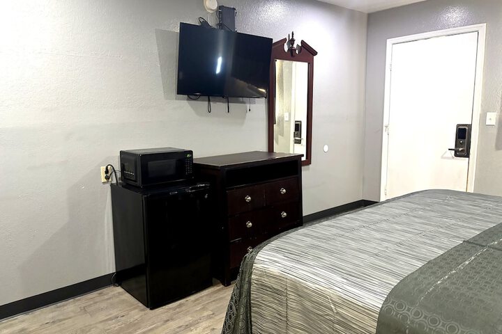 Coachmans Inn & Suites