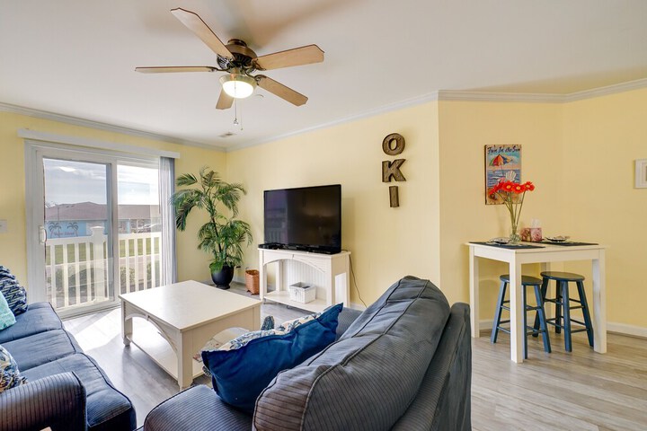 Oak Island Vacation Rental 1 Block to Beach!