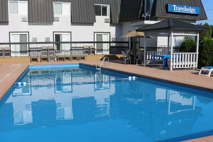 Pool 3 of 14