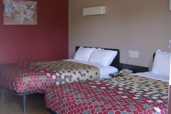 Room 28 of 39