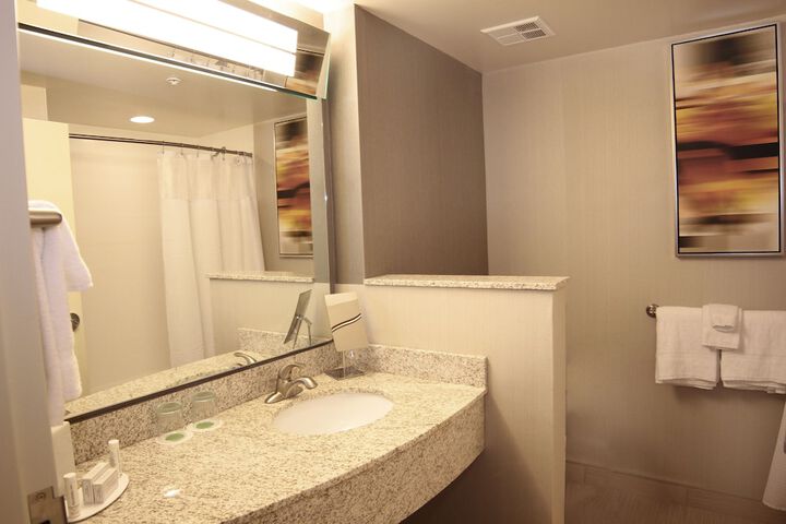 Courtyard by Marriott Jackson Airport / Pearl