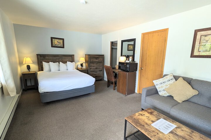 Room 30 of 65