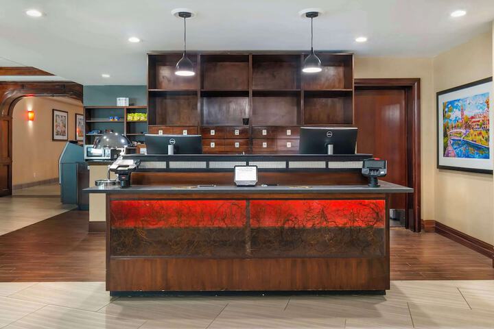 Best Western Plus Kansas City Sports Complex Hotel