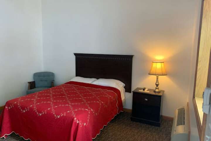 Room 5 of 10