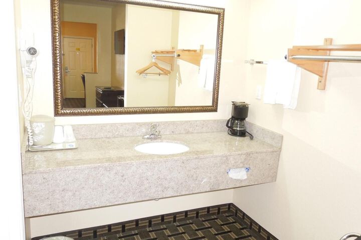 Room 4 of 20