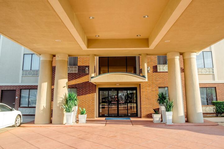 Hotel 2 of 42