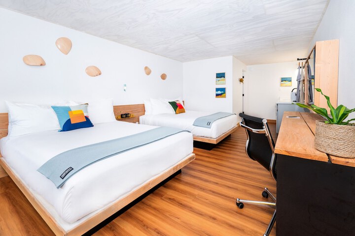 Room 8 of 27