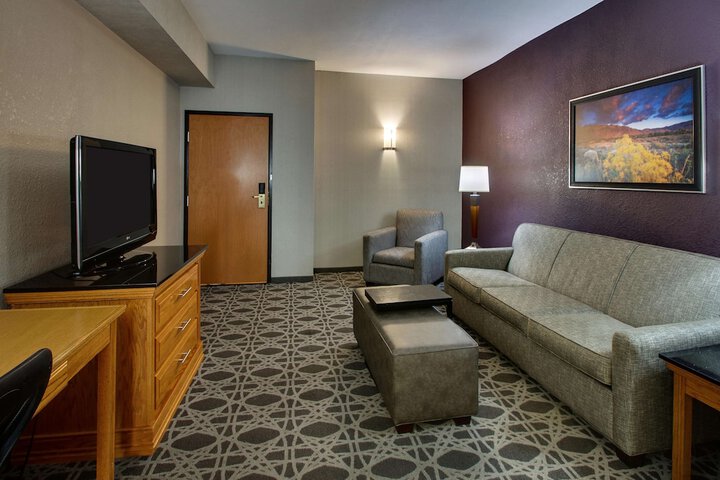 Room 21 of 77