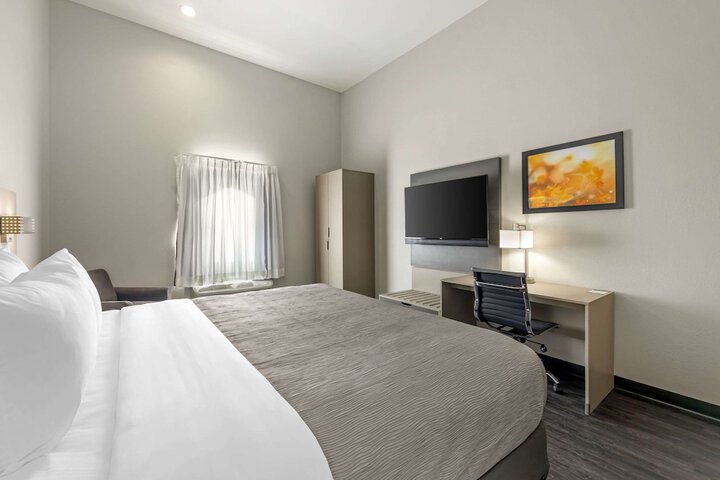 Room 21 of 32