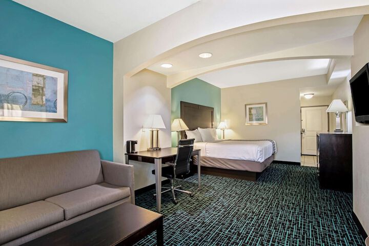 Room 13 of 27