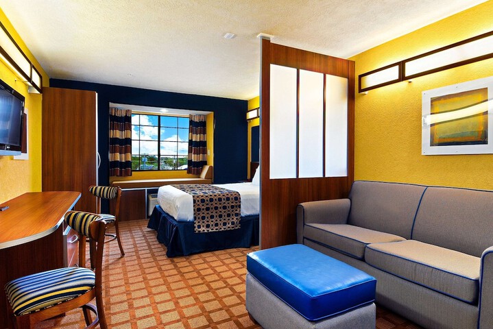 Room 8 of 25