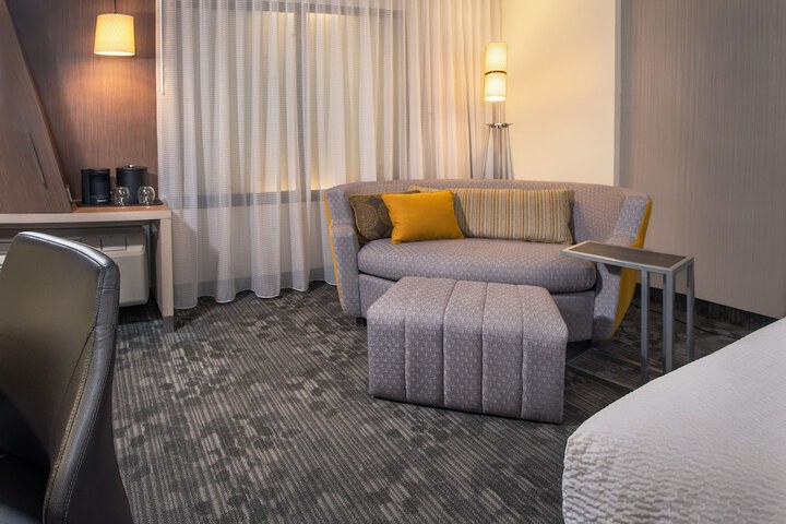 Room 17 of 35