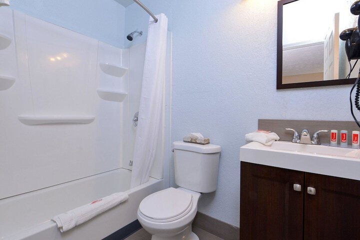 Room 11 of 26