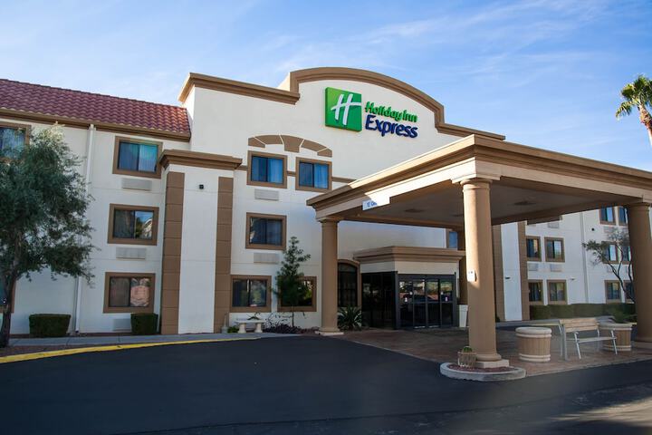 Hotel 2 of 50