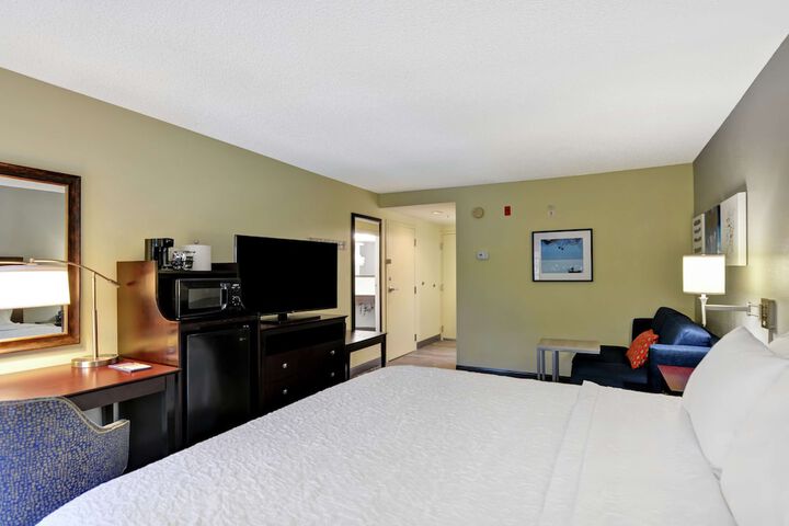 Room 12 of 38