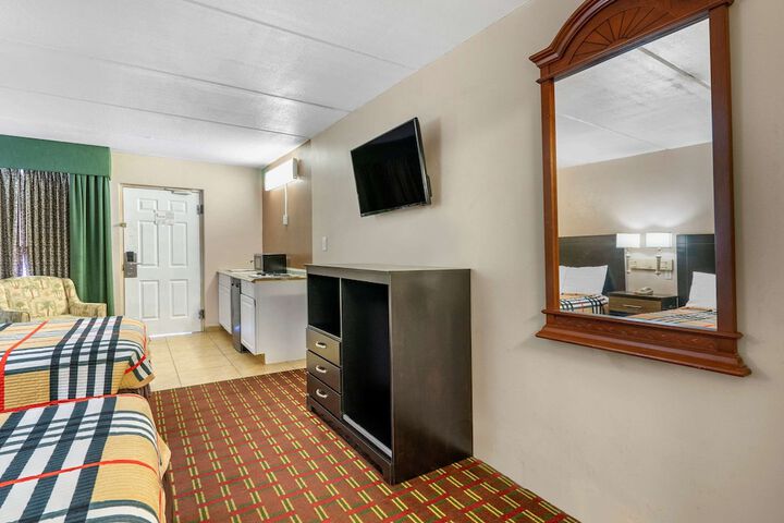Room 14 of 27