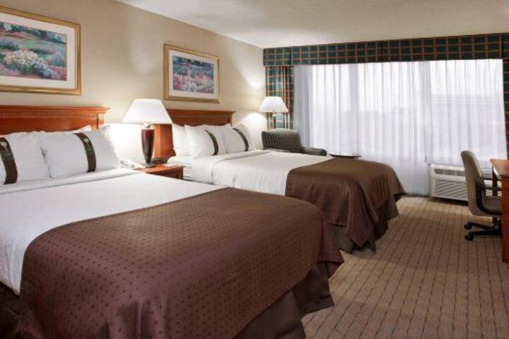 Four Points by Sheraton Cleveland Airport